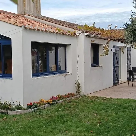 Prázdninový dům 500 M De La Mer, Jardin, 6 Adultes 1 Enfant Barbâtre