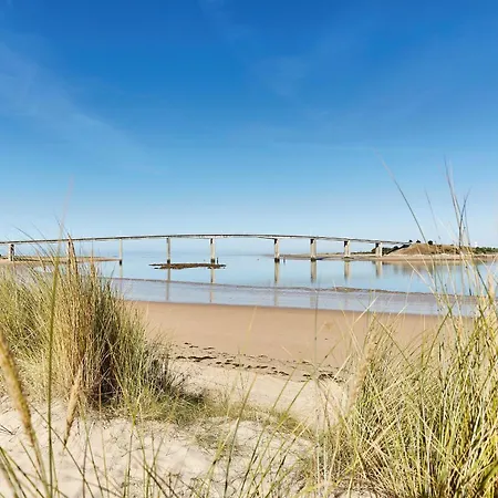 500 M De La Mer, Jardin, 6 Adultes 1 Enfant * Barbâtre